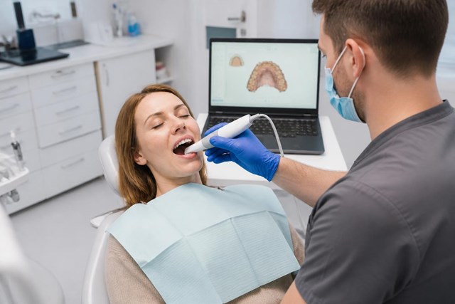 Diagnóstico exacto con escáner intraoral 3D para implantes en Ortigueira - Imagen 1