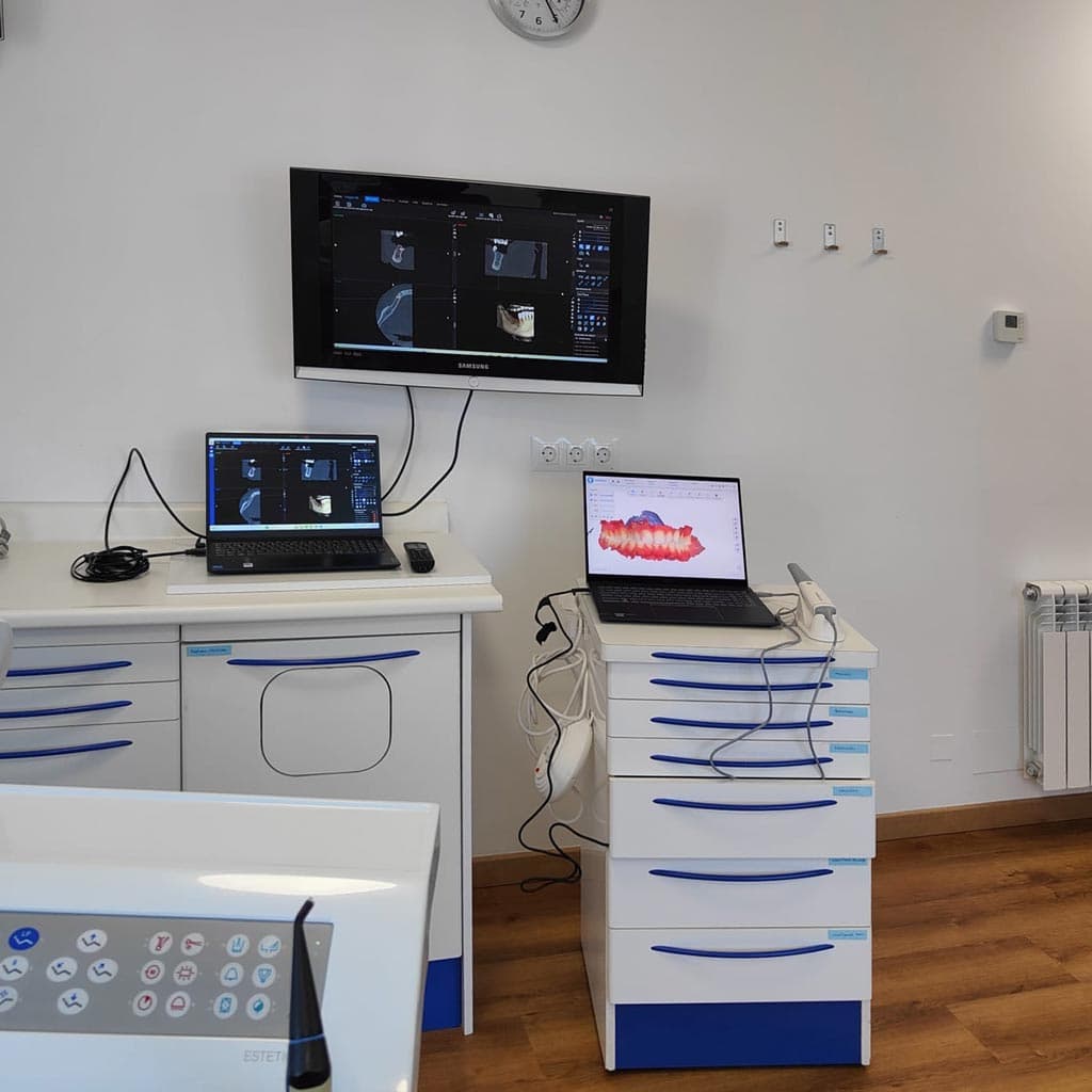 Gabinete de ortodoncia en Clínica Dental Dr. Iván Regueira Castro (Ortigueira, Sigüeiro y Cariño)