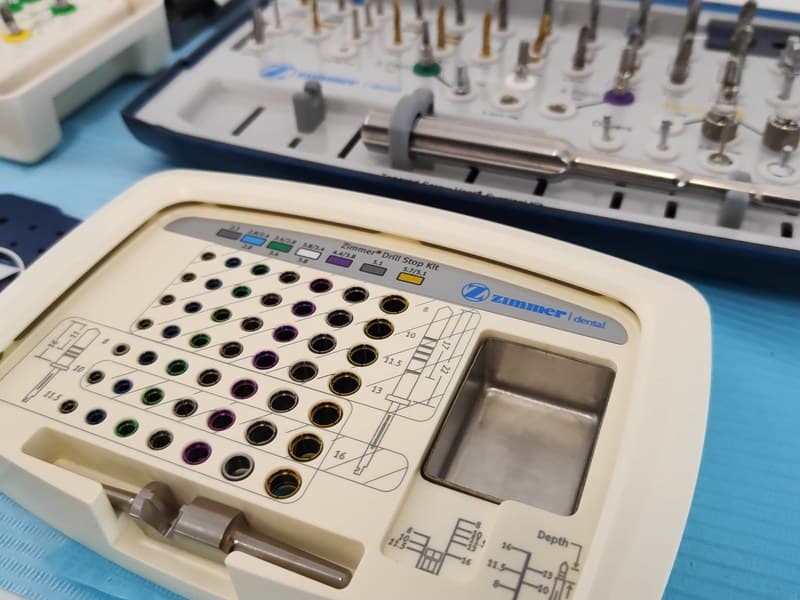 Instrumental de precisión Zimmer Dental para implantes en Ortigueira, Sigüeiro y Cariño